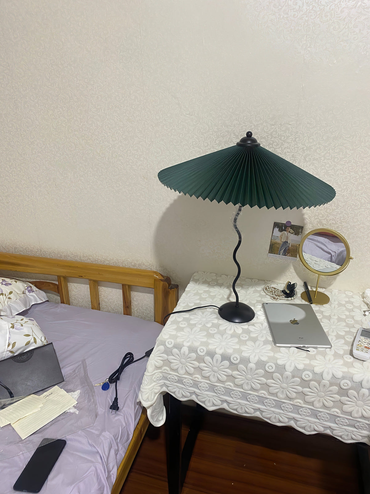 Krenis lámpara de mesa artística de tejido