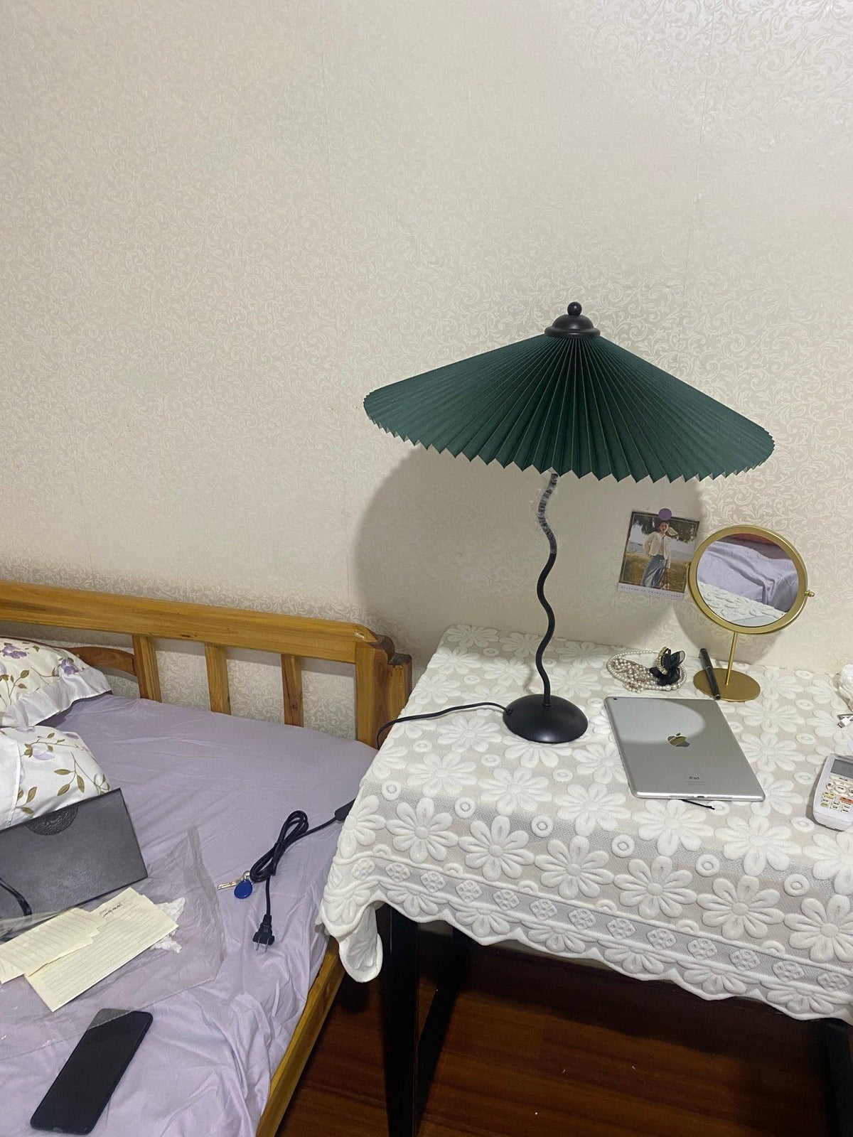 Krenis lámpara de mesa artística de tejido
