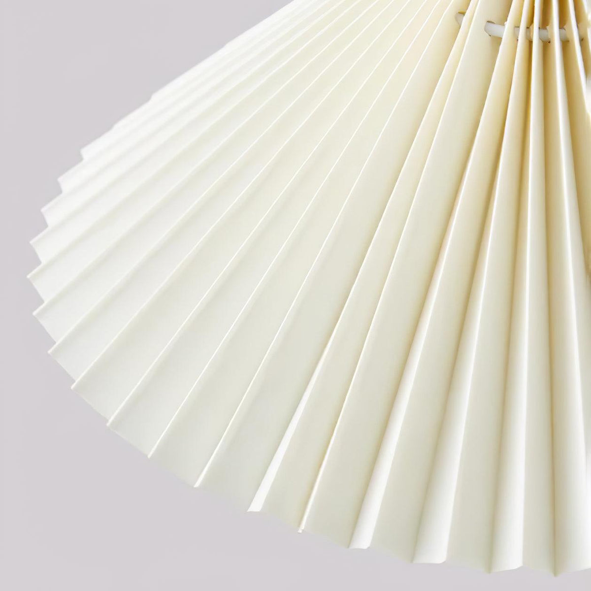 Mordan aplique de pared de madera de nogal con pantalla plisada elegancia Premium