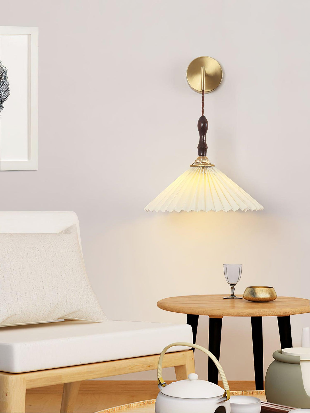 Mordan aplique de pared de madera de nogal con pantalla plisada elegancia Premium
