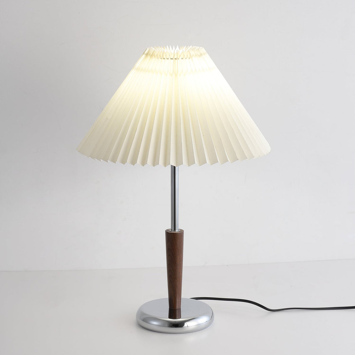 Aiden lámpara de mesa moderna de madera