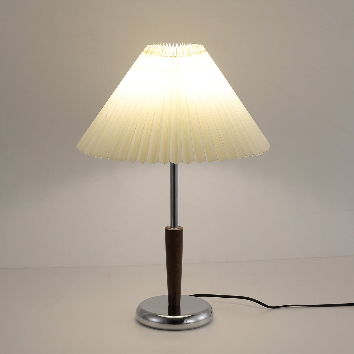 Aiden lámpara de mesa moderna de madera