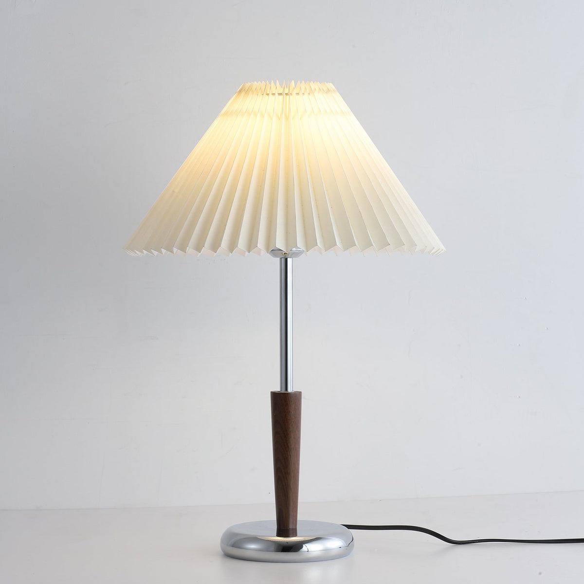 Aiden lámpara de mesa moderna de madera