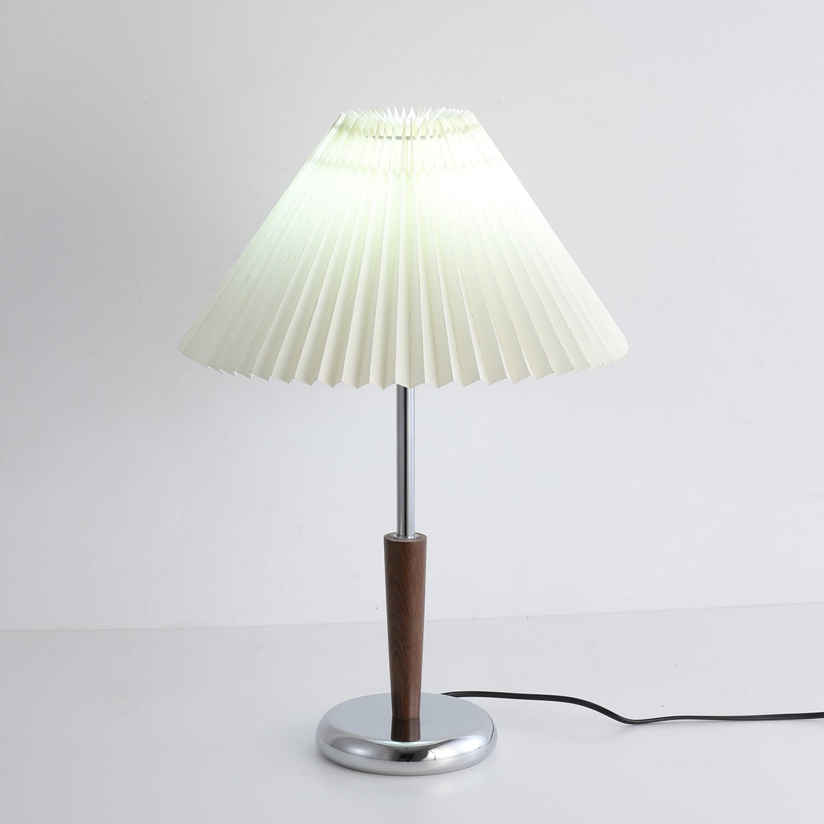 Aiden lámpara de mesa moderna de madera
