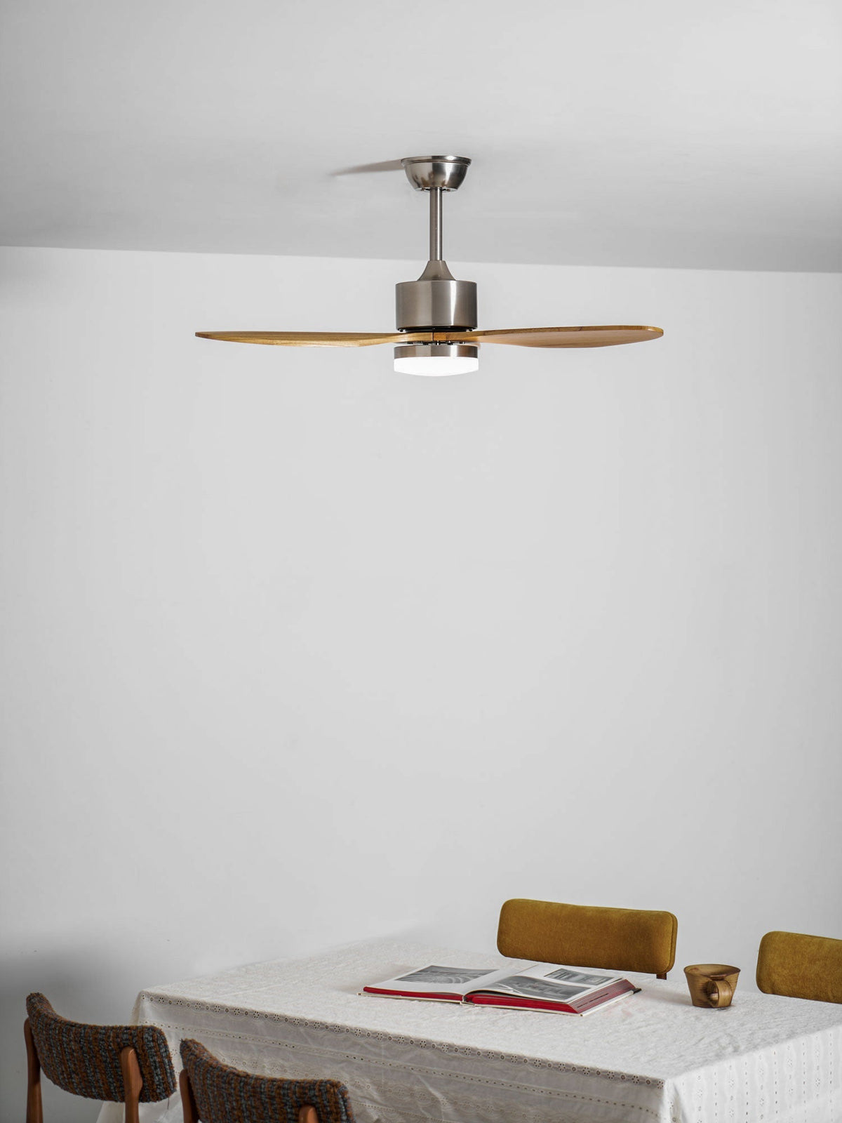 HushGlow ventilador de techo con luz