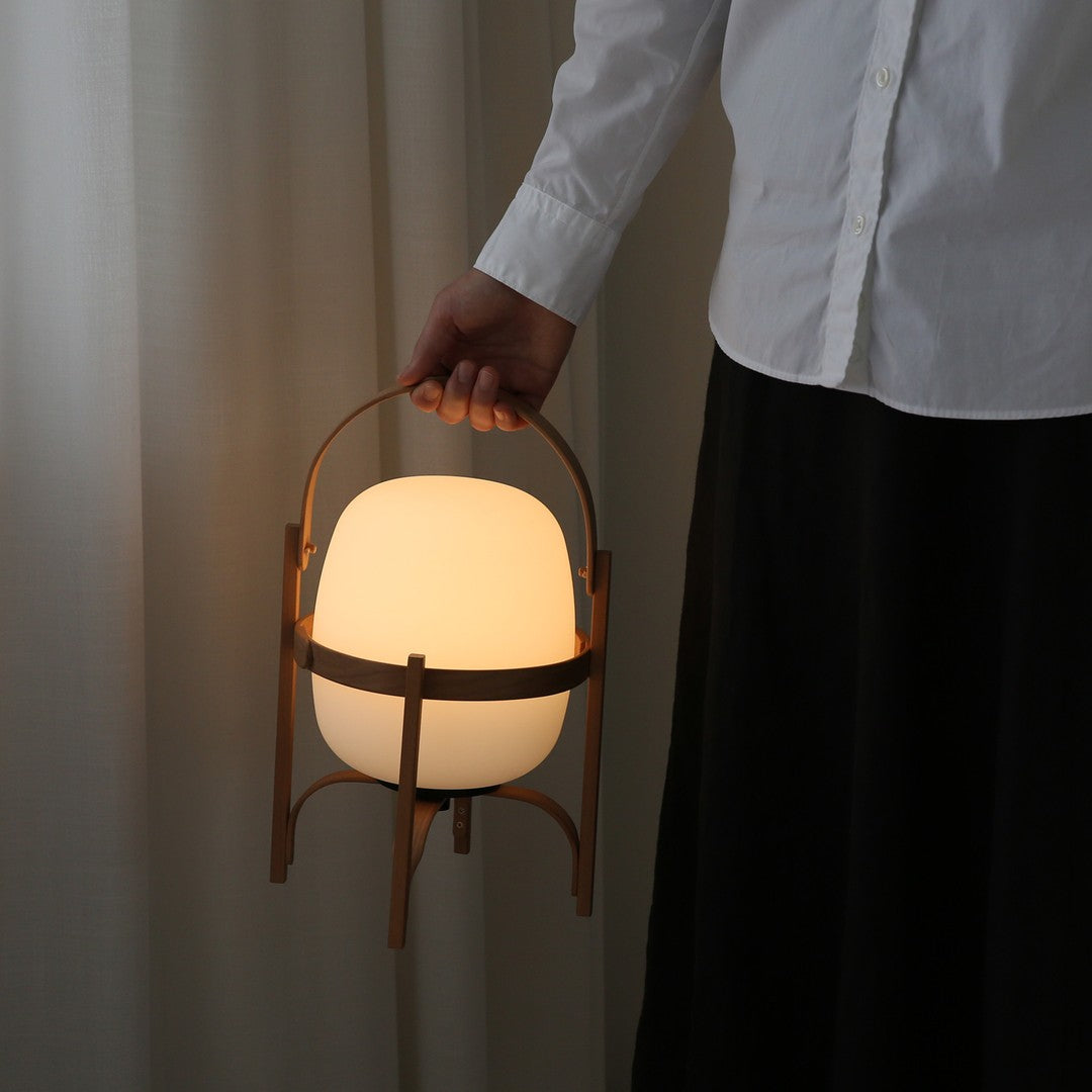 Lethra lámpara de mesa de madera y vidrio