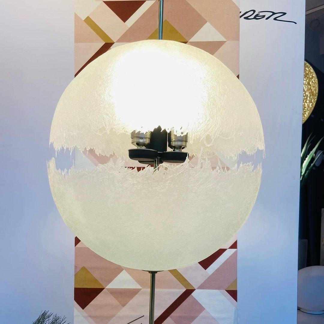 Amara lámpara de mesa minimalista
