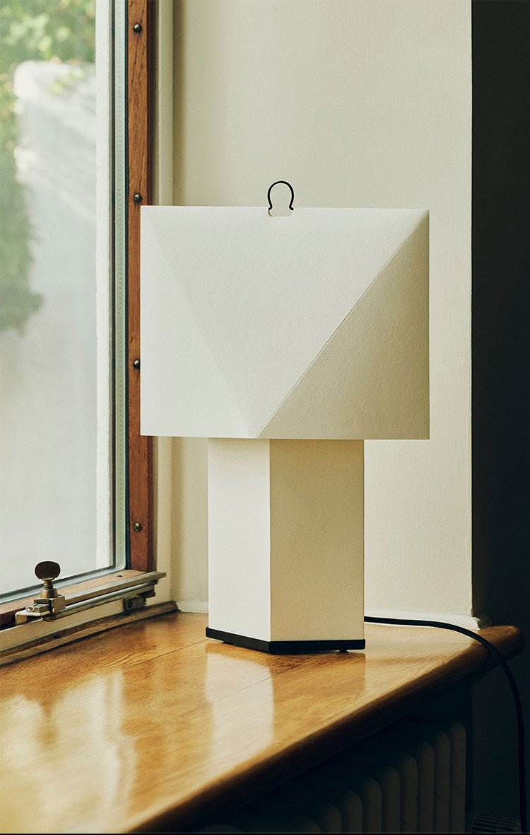 Mireval lámpara de mesa con pantalla de papel