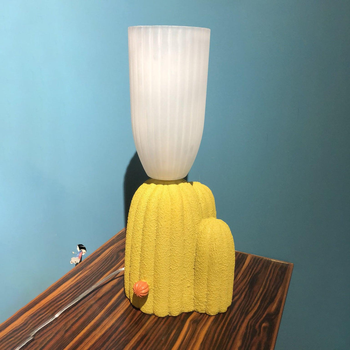 Soreny lámpara de mesa artística de resina