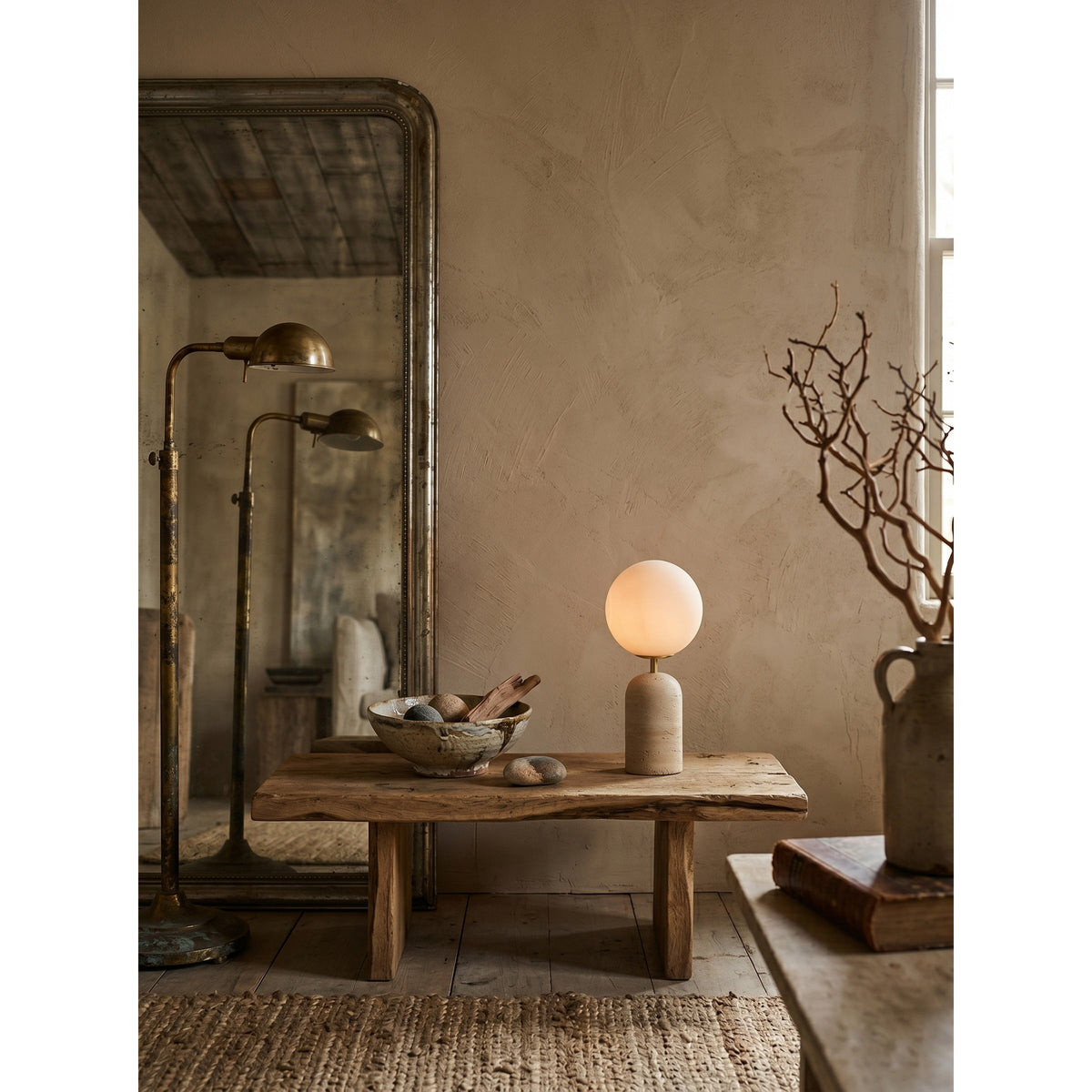 Nuvor travertino lámpara de mesa