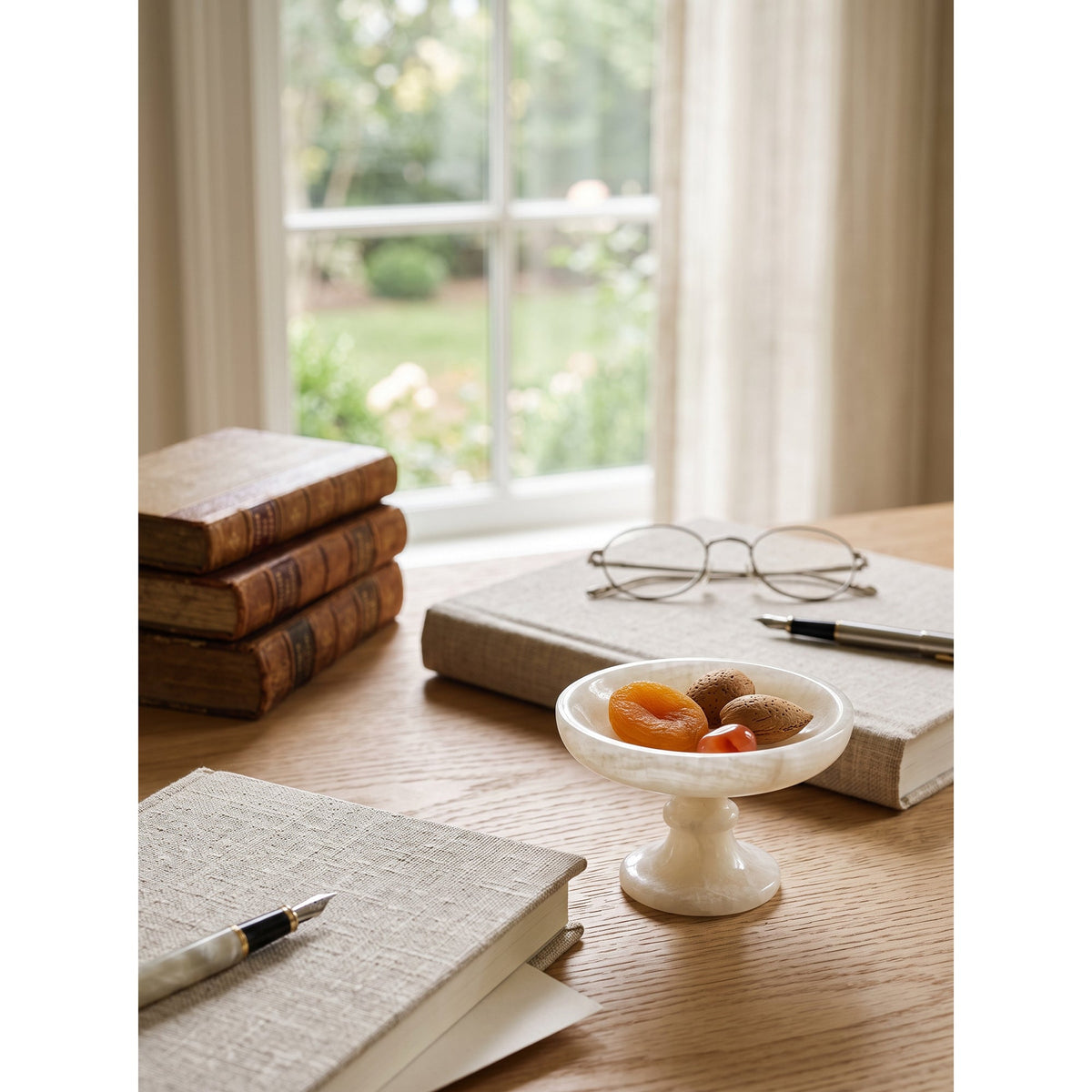 Henswick Cuenco de ónix blanco con pedestal
