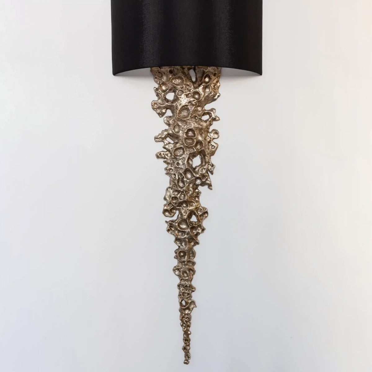 Nocthar aplique de pared en latón