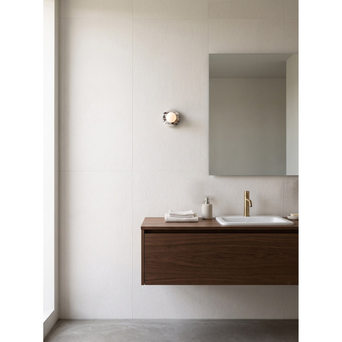 Aveneine aplique de pared