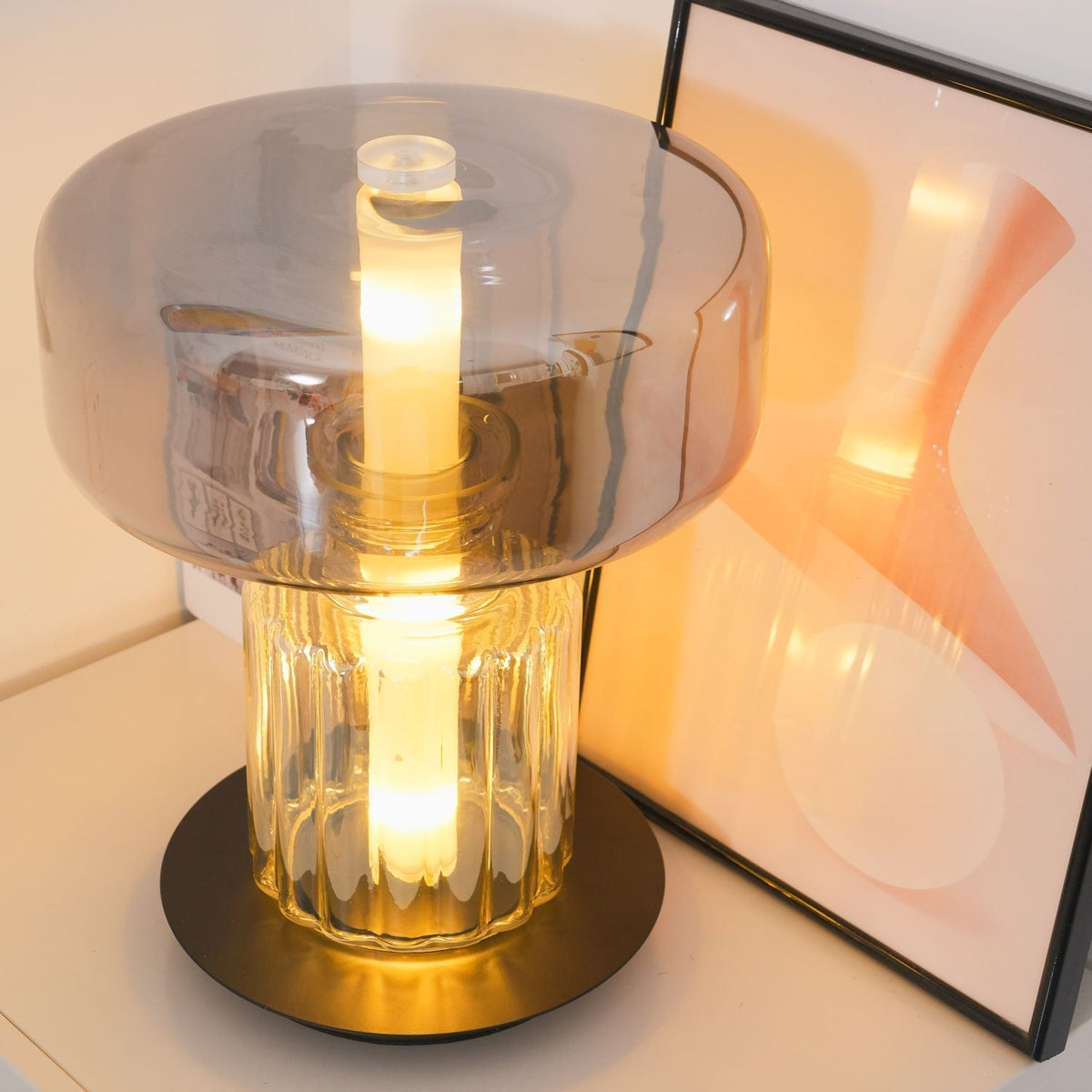 Svora lámpara de mesa moderna de vidrio
