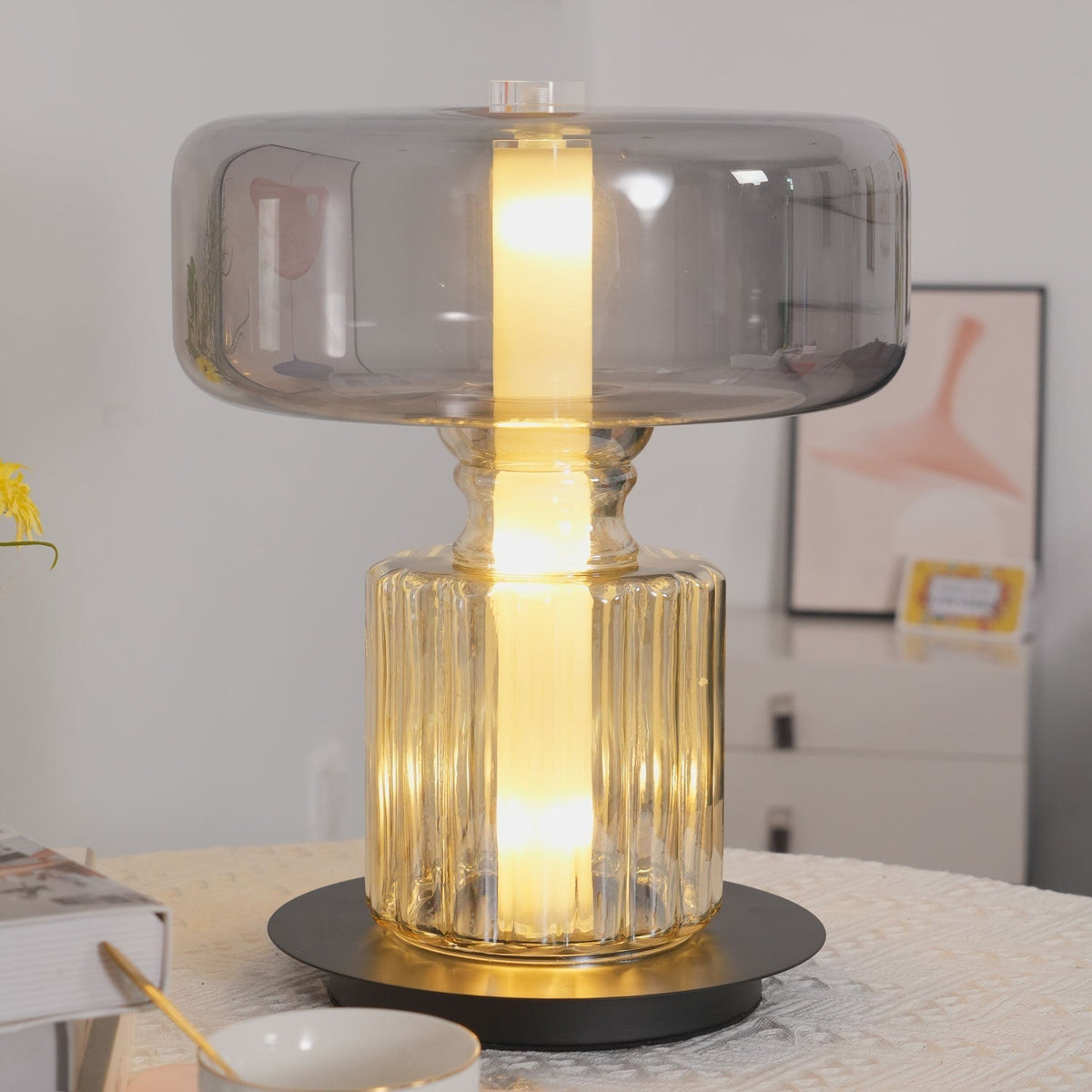 Svora lámpara de mesa moderna de vidrio