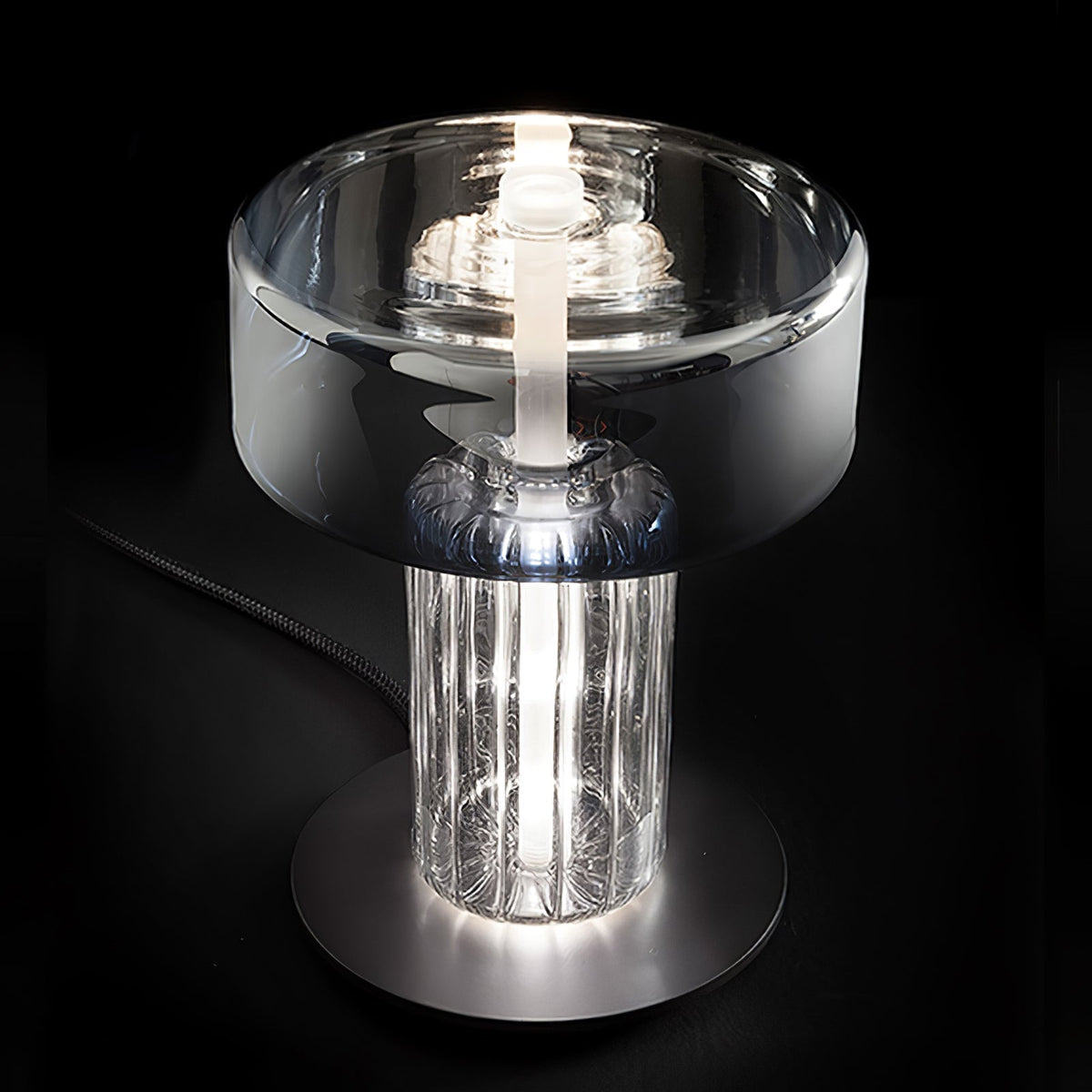 Svora lámpara de mesa moderna de vidrio