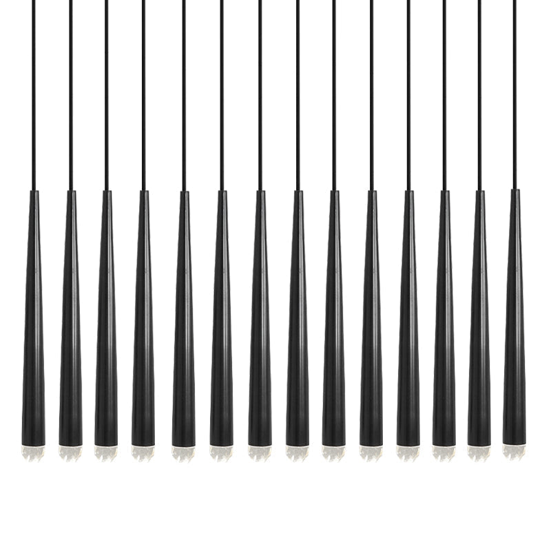 Lámpara de araña minimalista con sombras de cristal y latón pulido