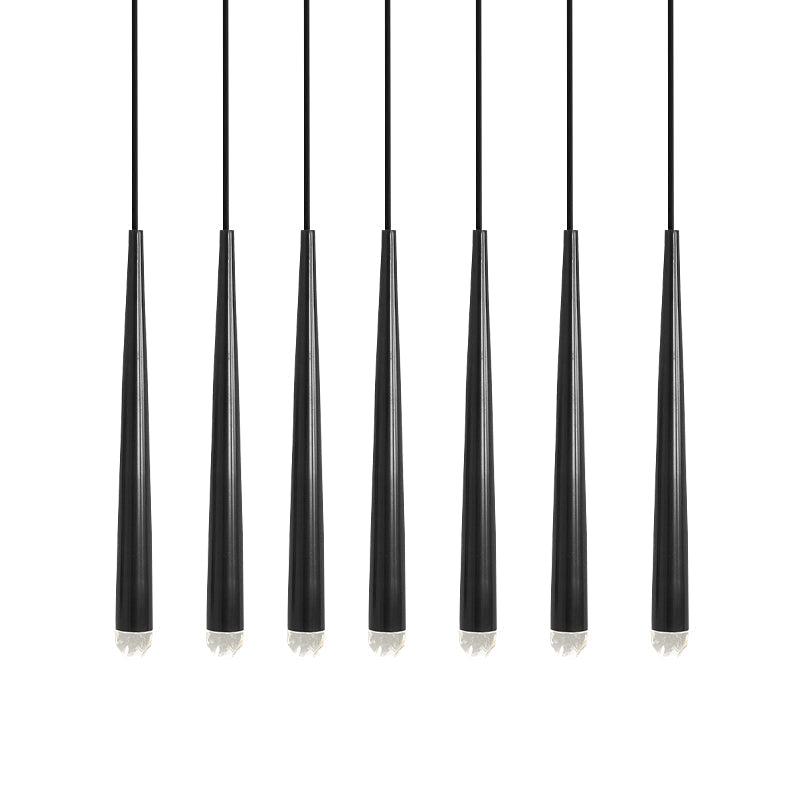 Lámpara de araña minimalista con sombras de cristal y latón pulido