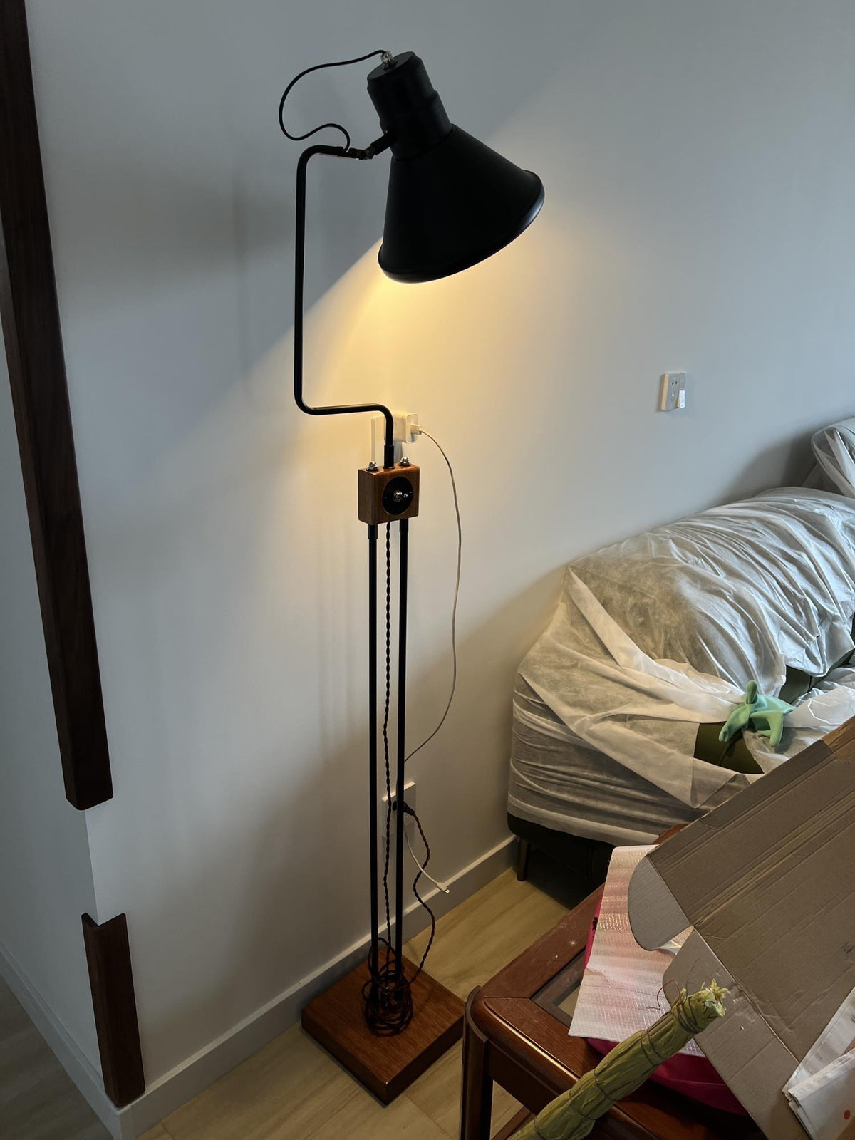Terieria lámpara de pie