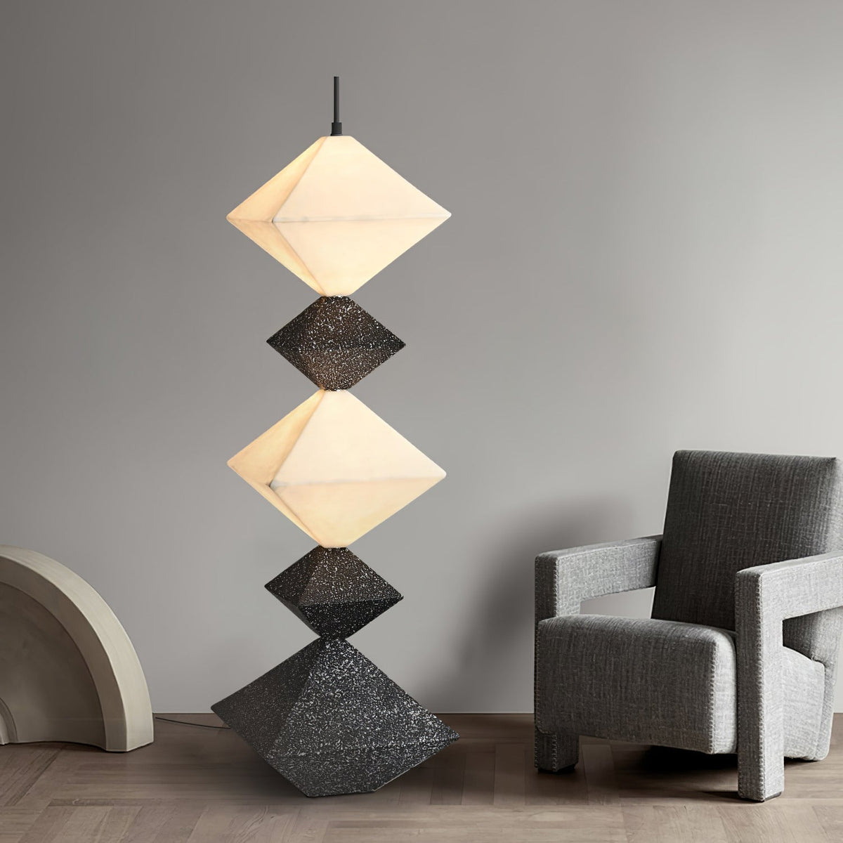 GeoGlow lámpara de pie con base cúbica romboidal