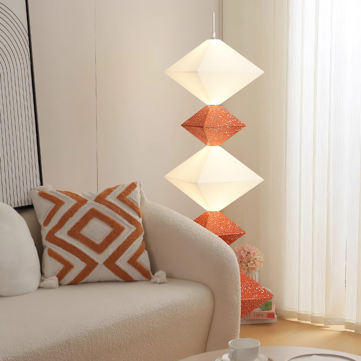 GeoGlow lámpara de pie con base cúbica romboidal