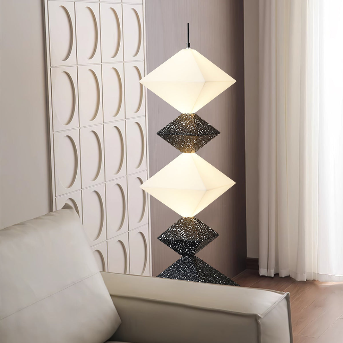 GeoGlow lámpara de pie con base cúbica romboidal