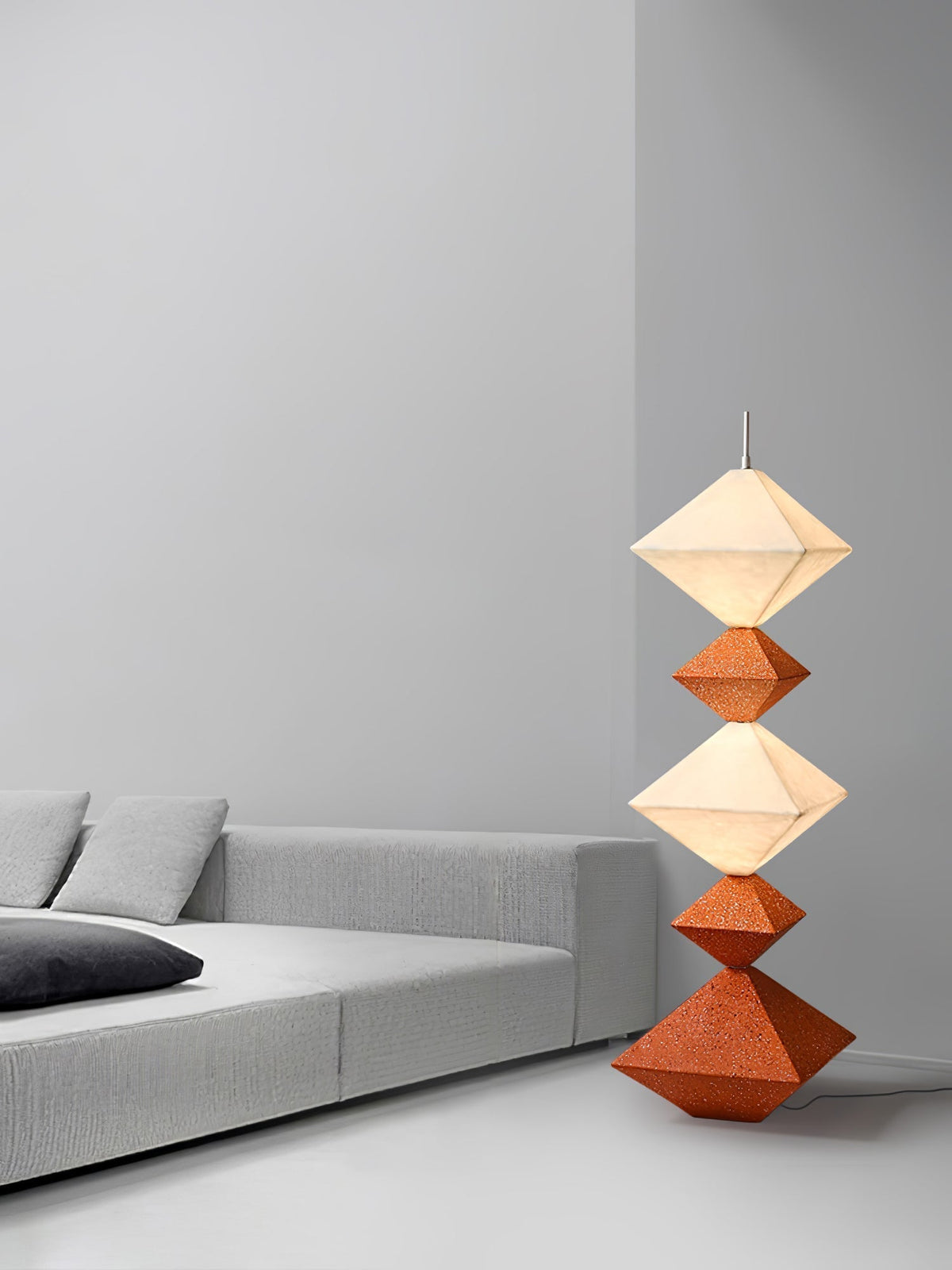 GeoGlow lámpara de pie con base cúbica romboidal