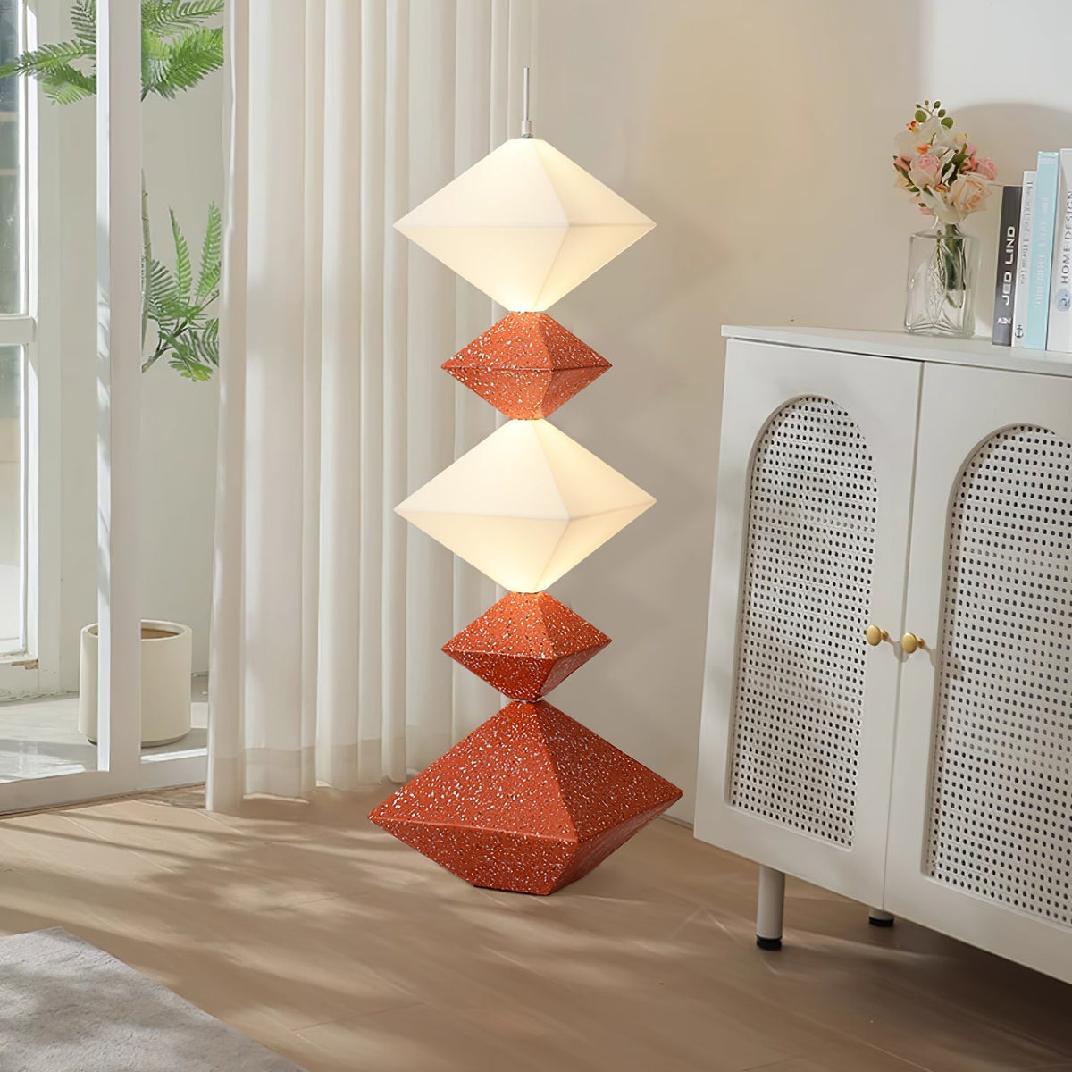 GeoGlow lámpara de pie con base cúbica romboidal