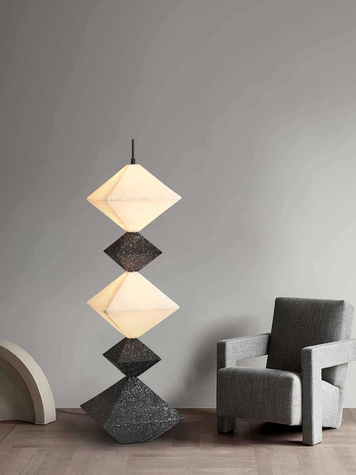 GeoGlow lámpara de pie con base cúbica romboidal