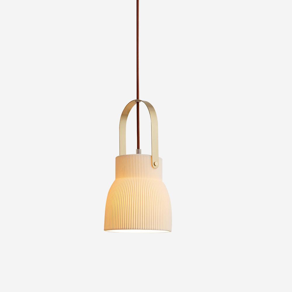 Lámpara colgante Ribbed de cerámica blanca con mango de latón