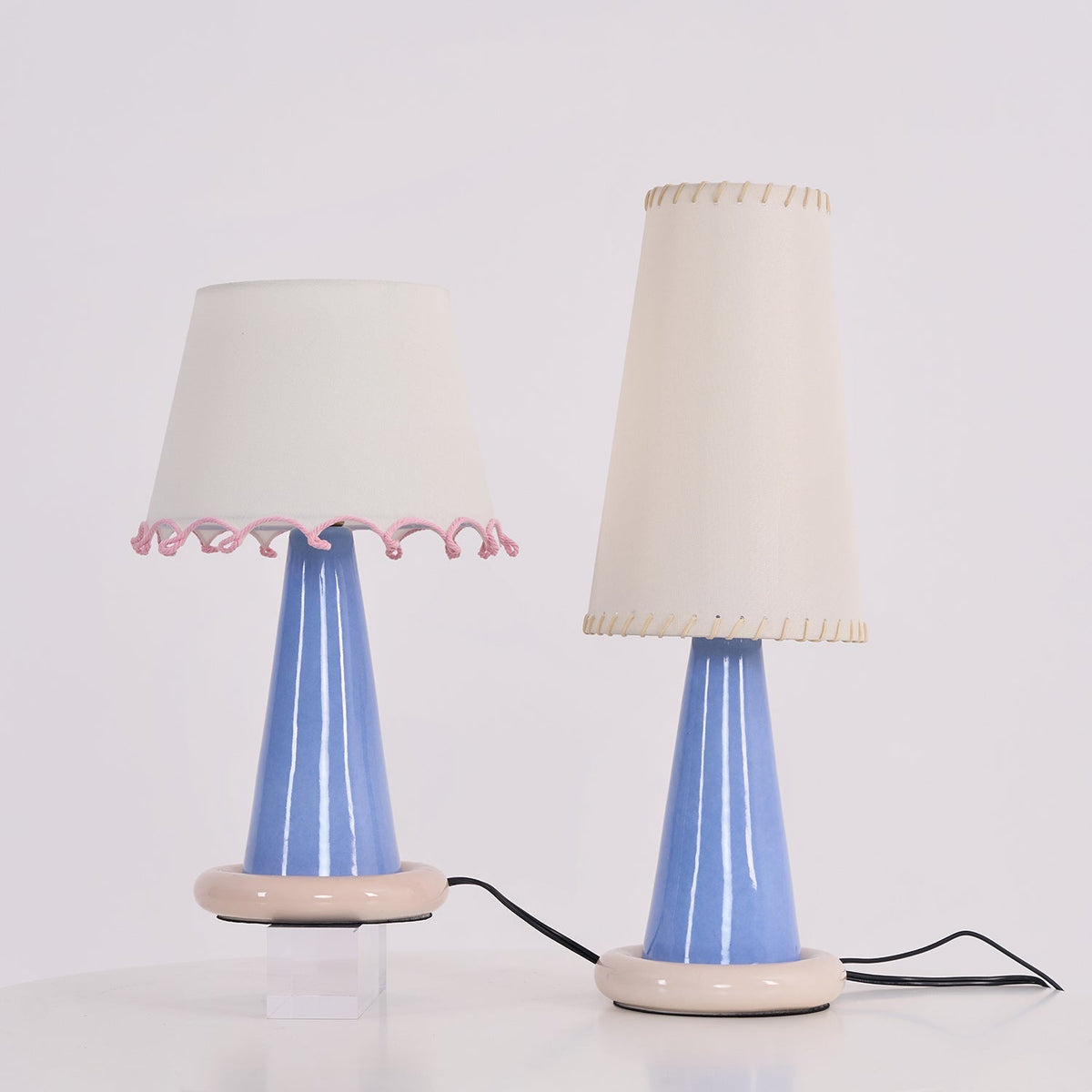 Rhett lámpara de mesa moderna de cerámica