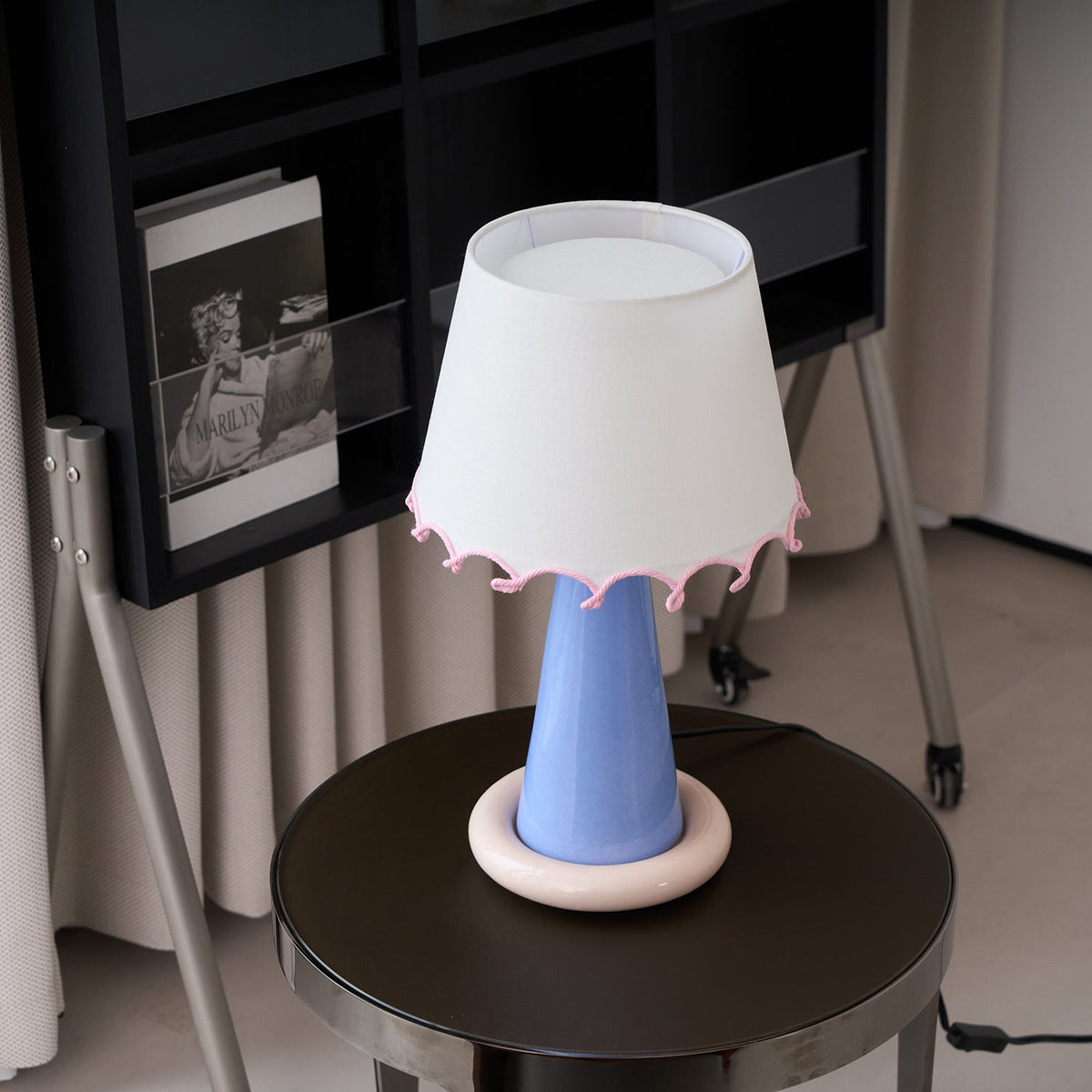 Rhett lámpara de mesa moderna de cerámica