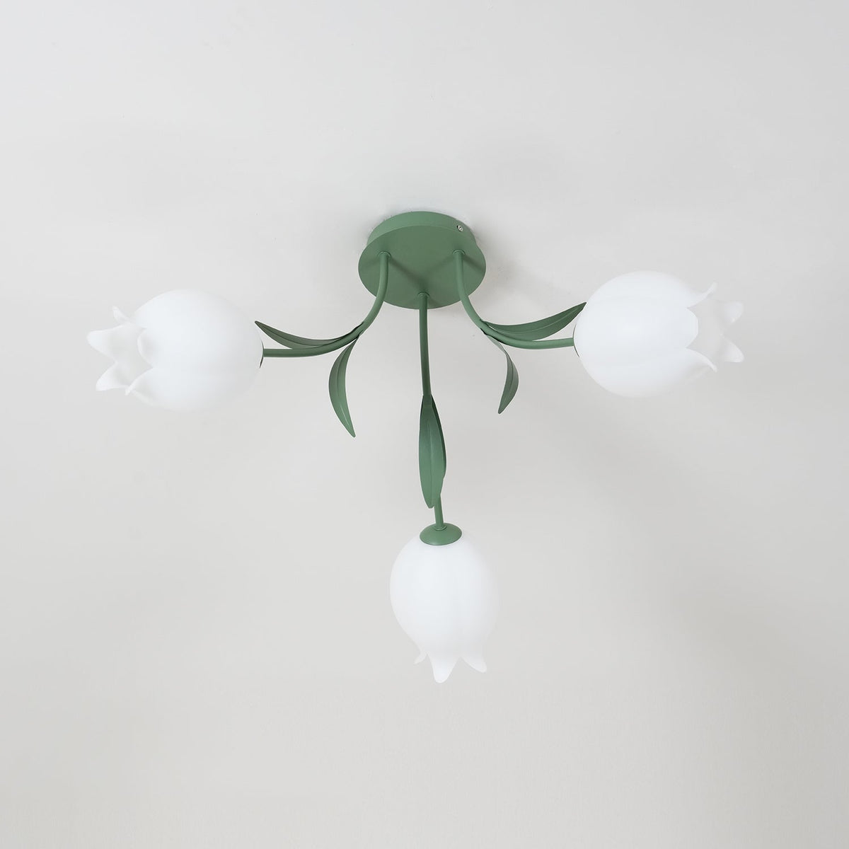Ivory lámpara de techo flor de lirio con base verde