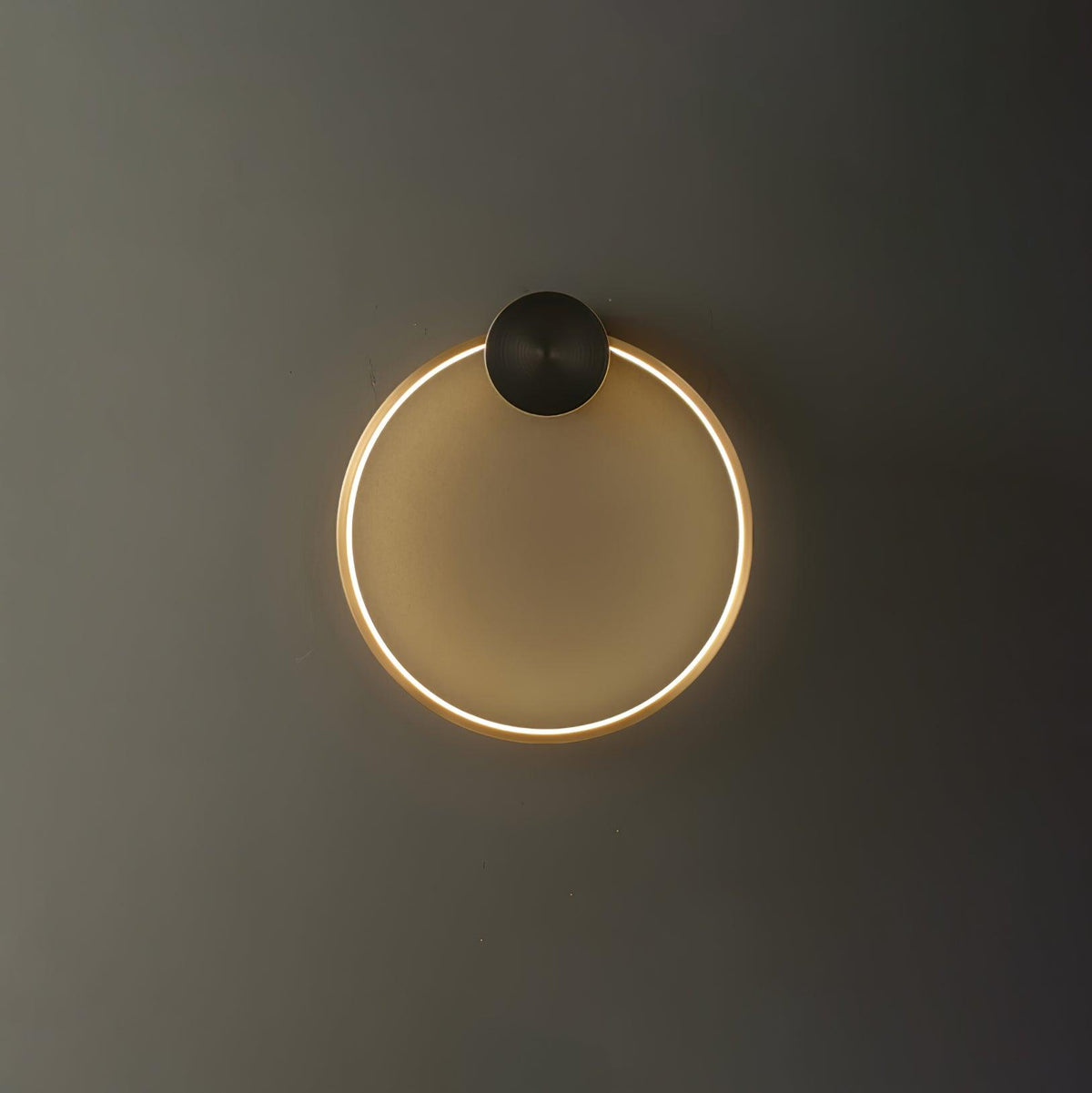 Oriaenne aplique de pared moderno minimalista anillado LED de latón metal