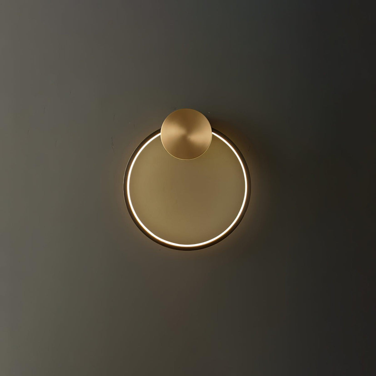 Oriaenne aplique de pared moderno minimalista anillado LED de latón metal