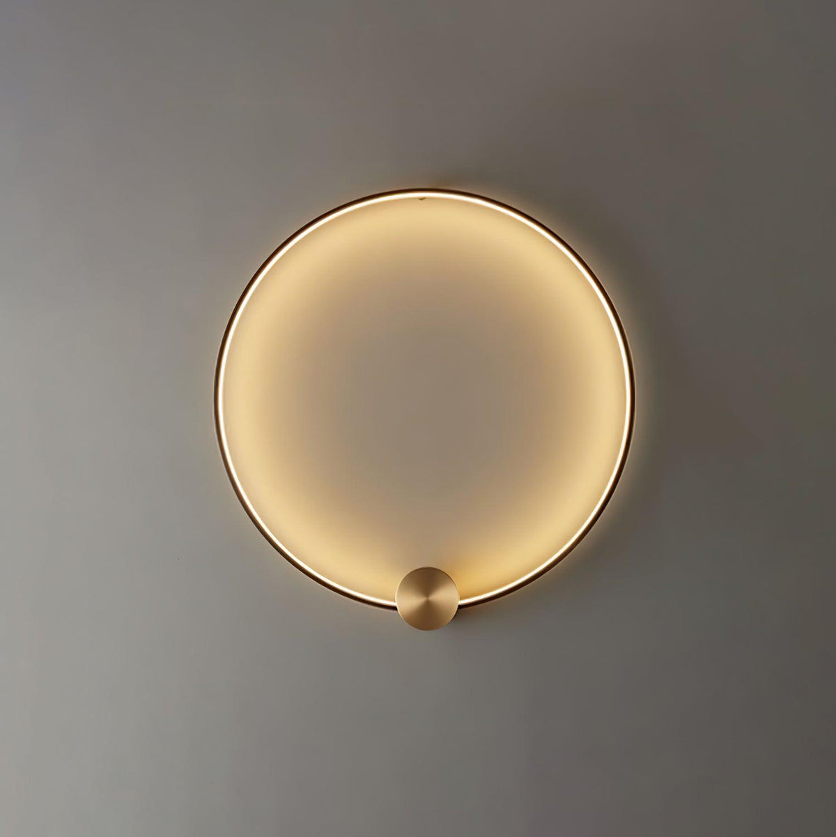 Oriaenne aplique de pared moderno minimalista anillado LED de latón metal