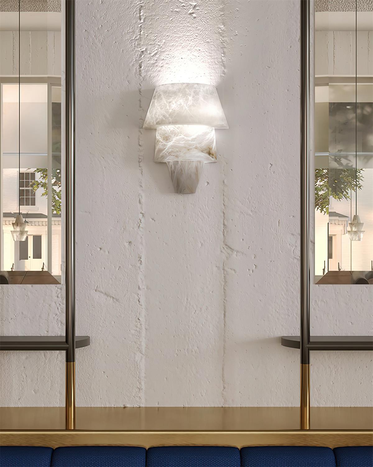 Alvian aplique de pared elegante blanco alabastro escalonado