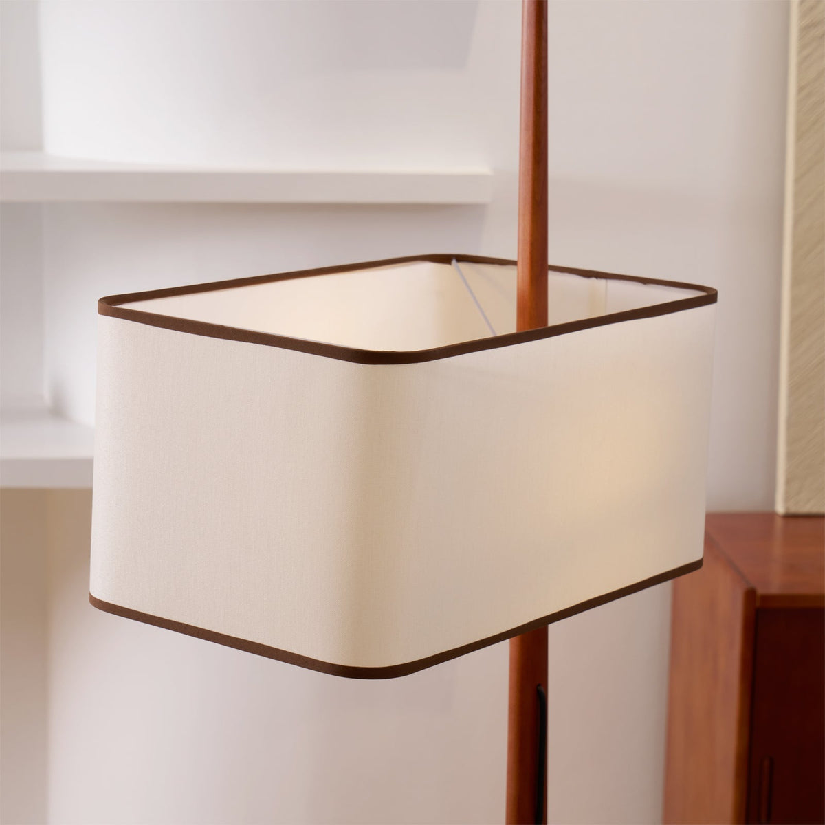 Vemara lámpara de pie de madera estilo mid-century
