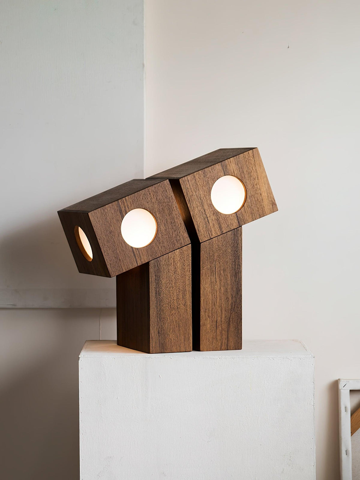 Geo lámpara de mesa moderna de madera