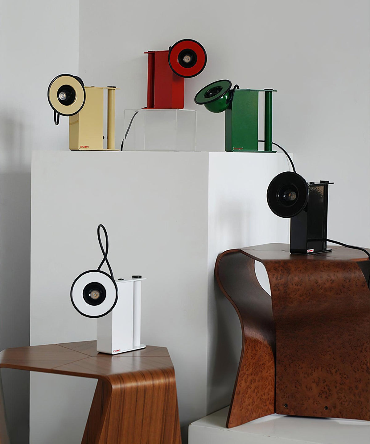Clavon lámpara de mesa futurista