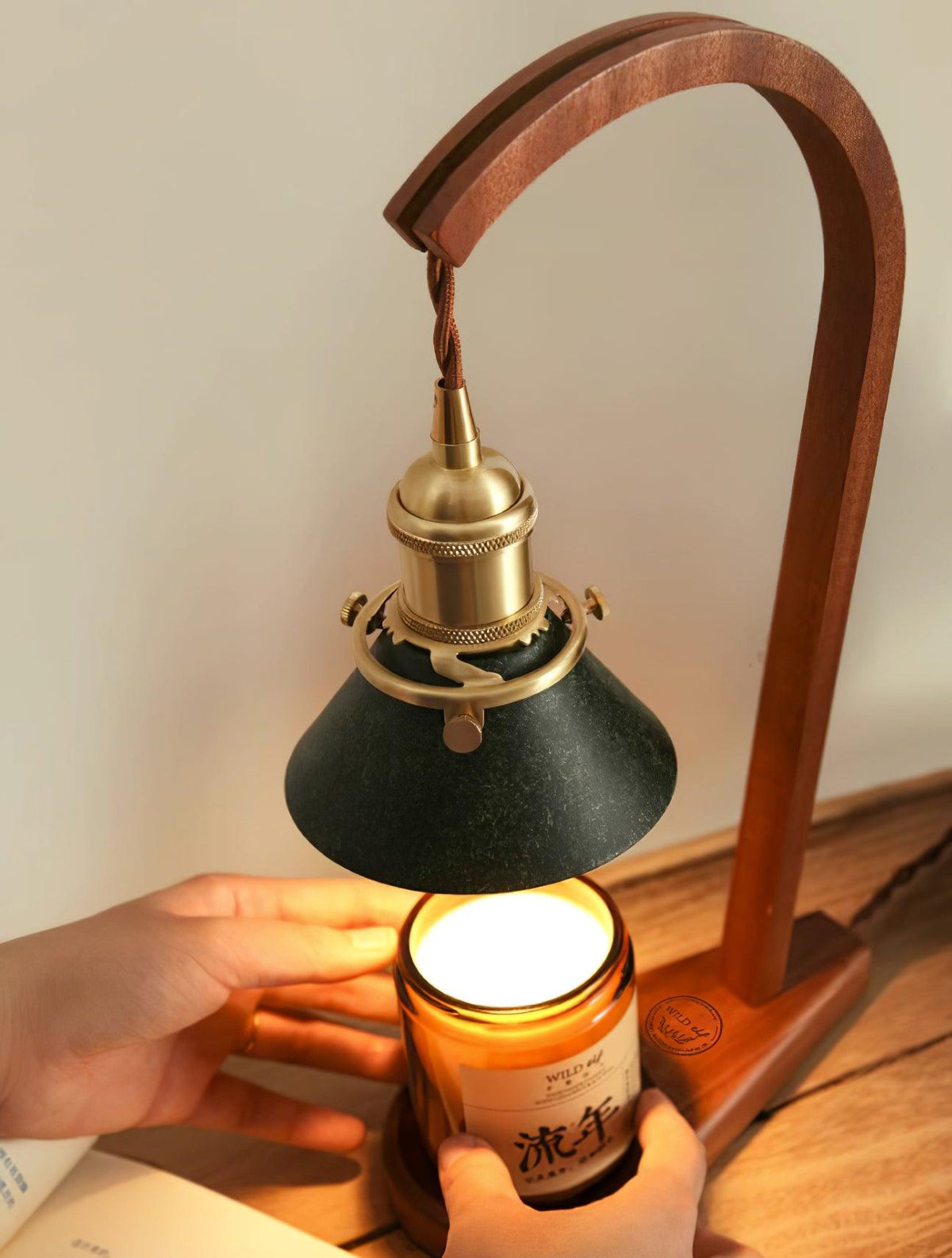 Aldorira lámpara de mesa de madera moderna de mediados de siglo