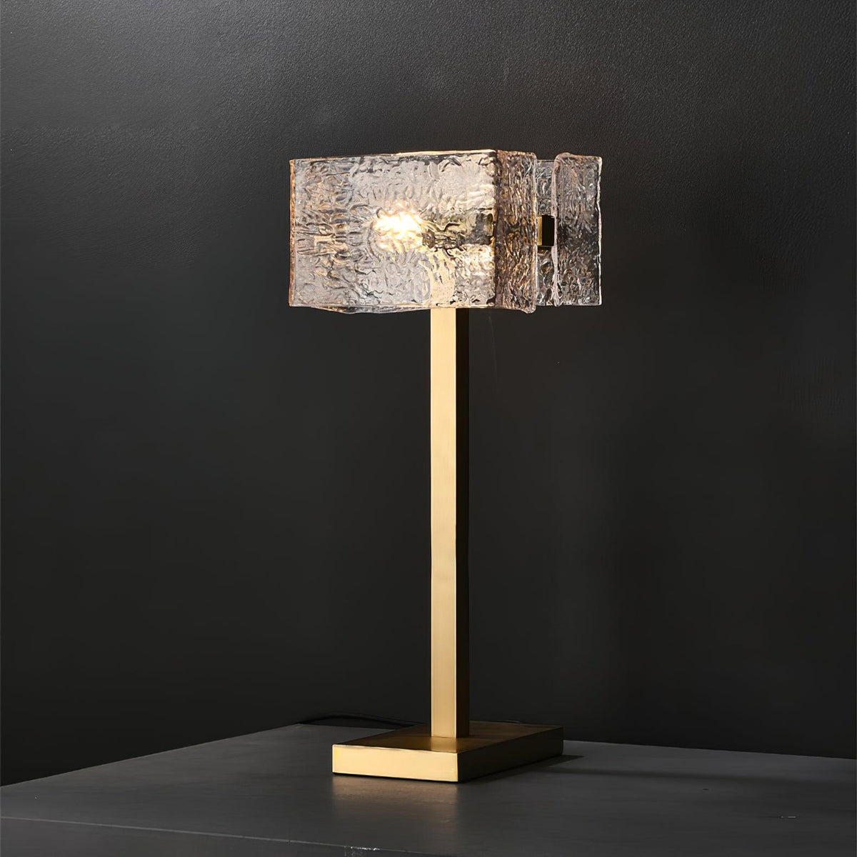Blyn lámpara de mesa artística de latón y vidrio