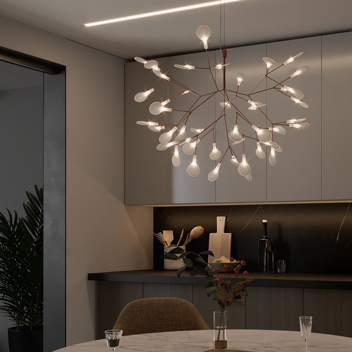 Auroreon lámpara de araña Firefly LED con rama en color dorado
