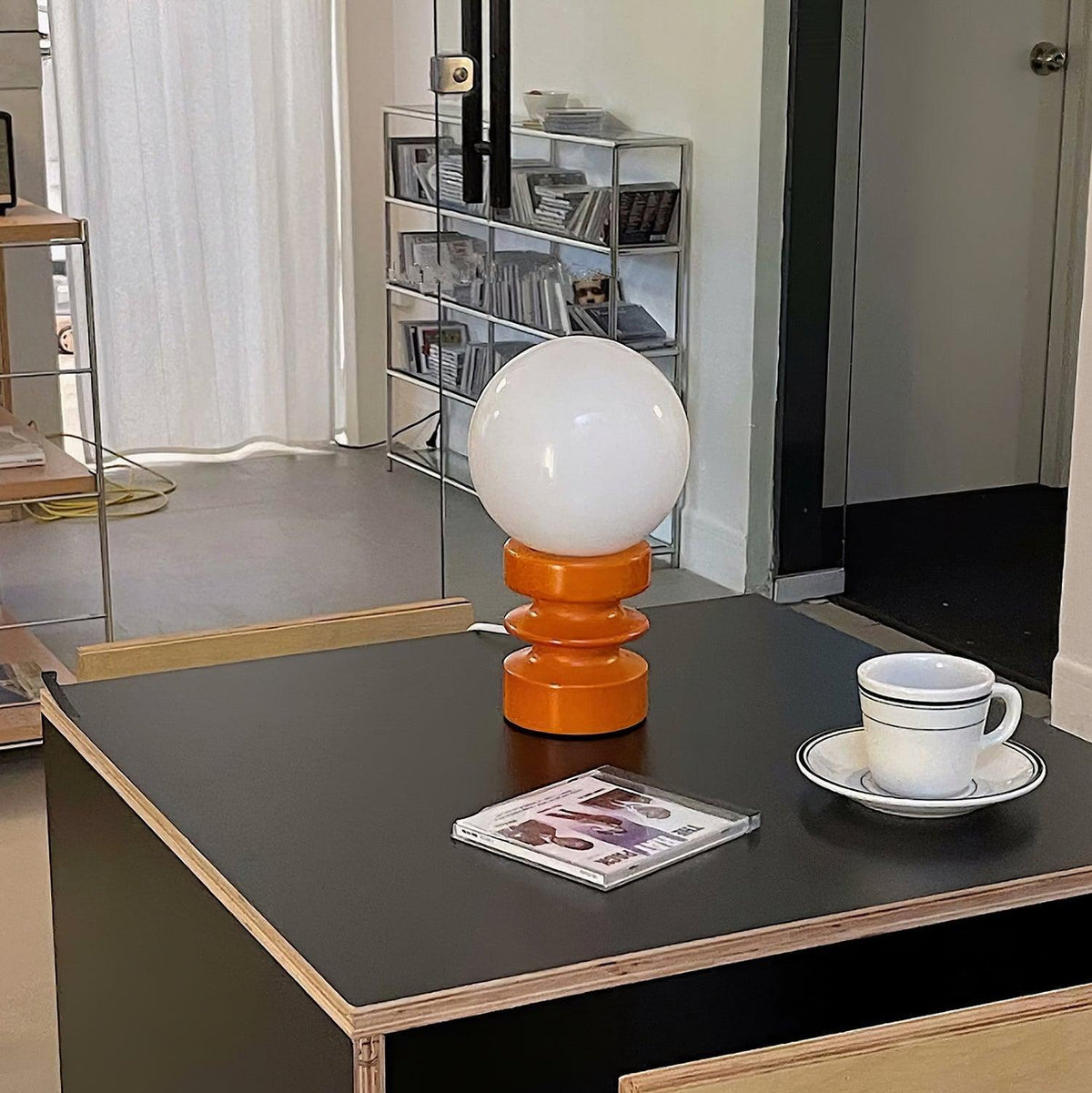 Sorinira lámpara de mesa