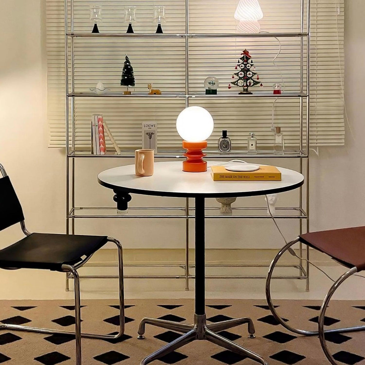Sorinira lámpara de mesa