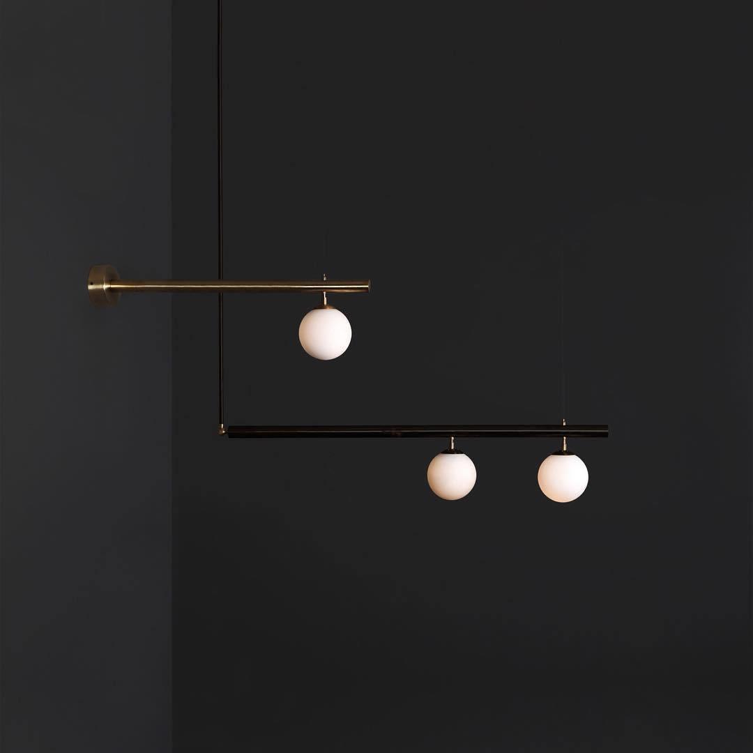 Estix lámpara colgante latón lineal satélite minimalista
