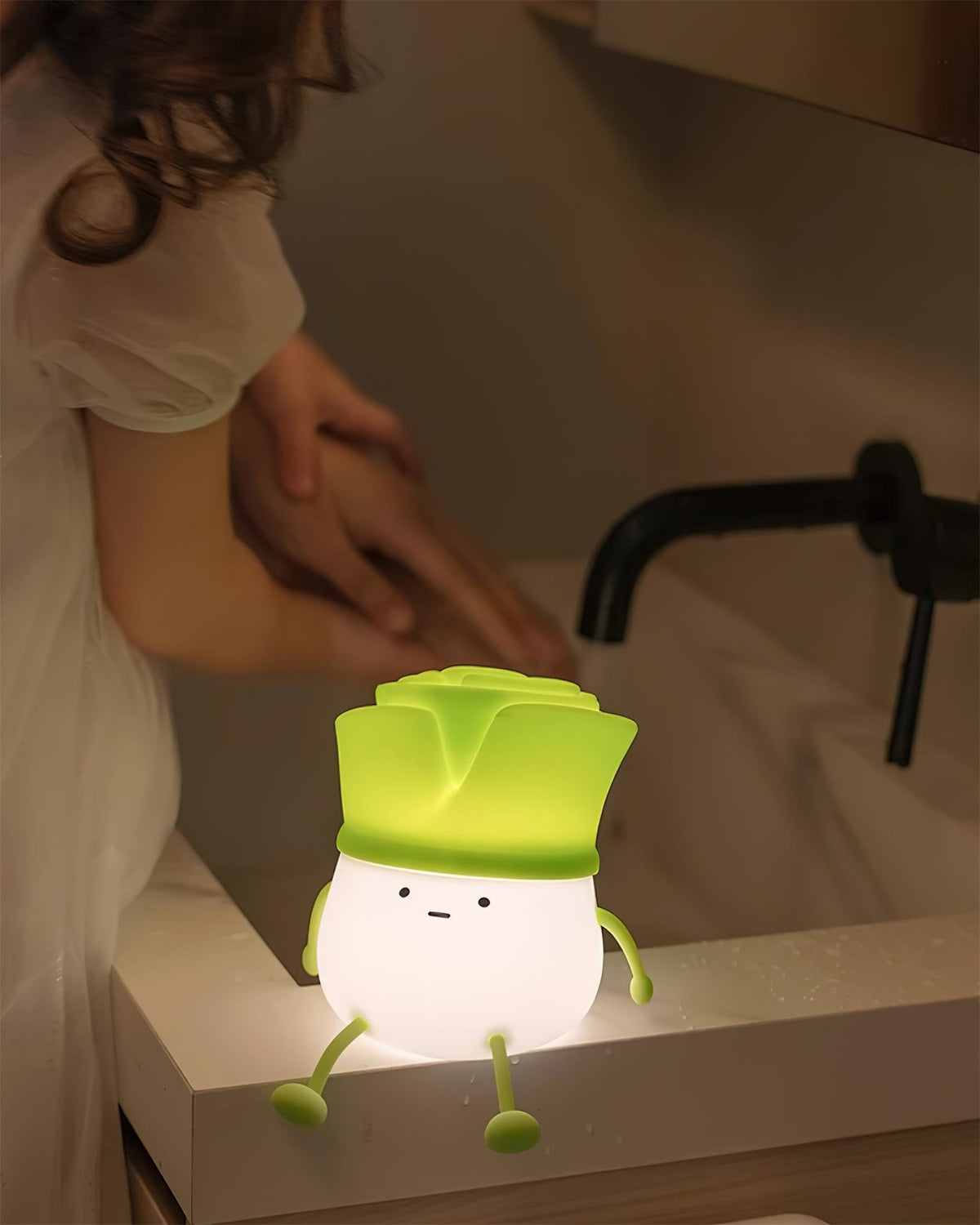 Avenuine lámpara de mesa