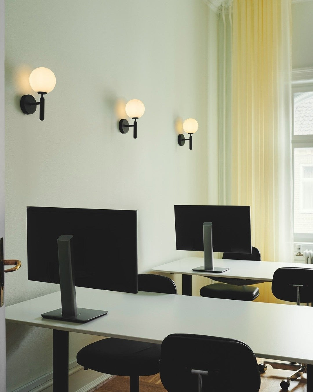 Ilirila aplique de pared moderno minimalista de latón y vidrio