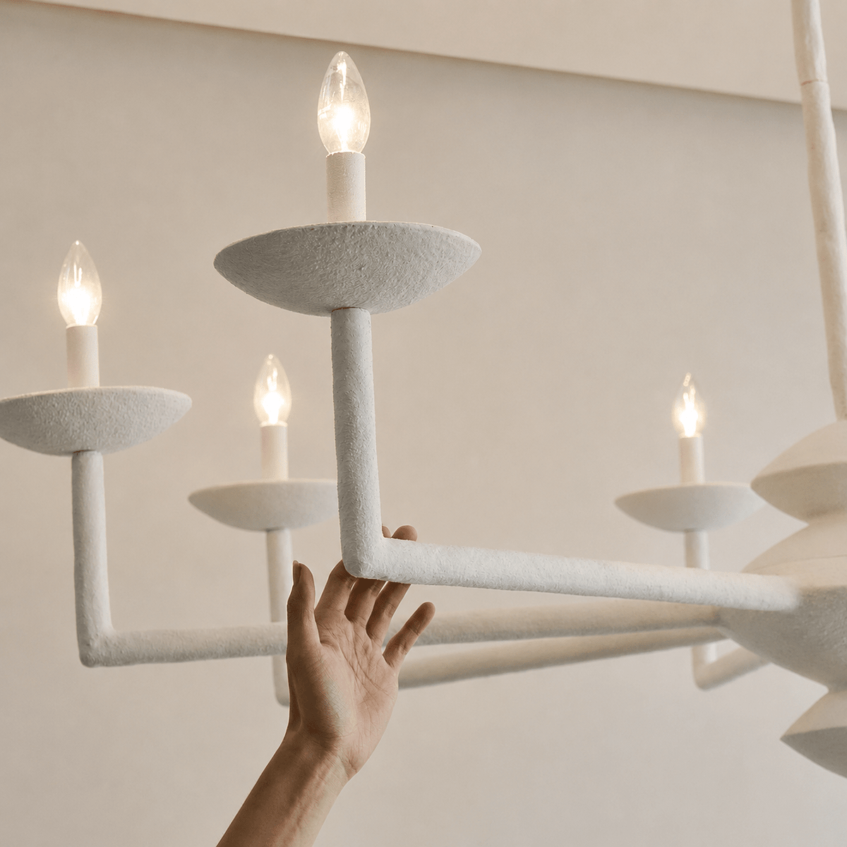 Sculptural lámpara de araña escultórica en yeso