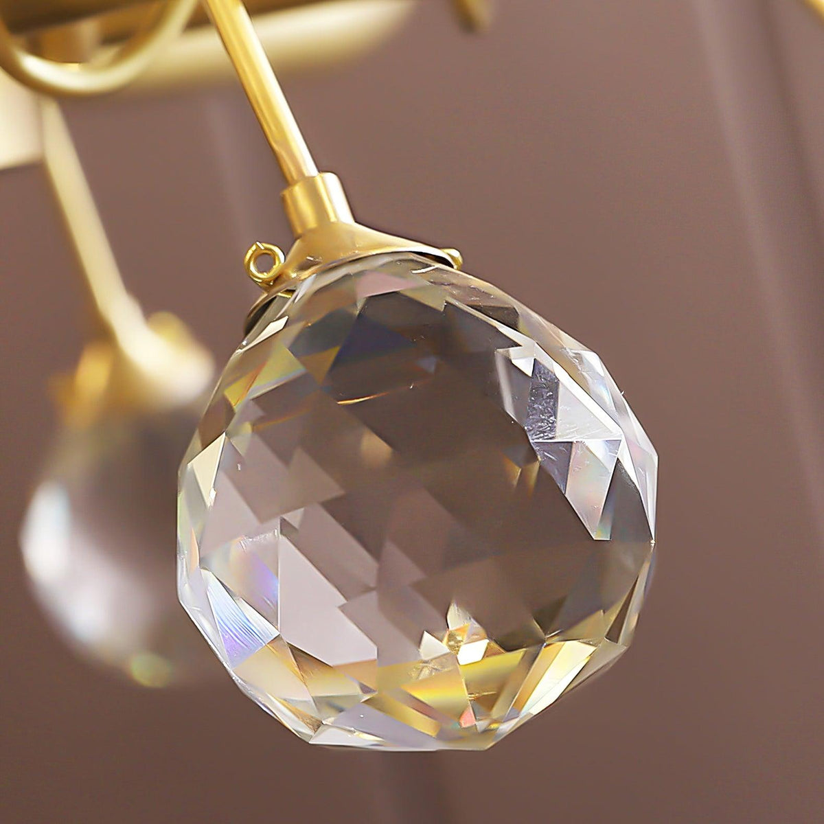 Luxereon lámpara de araña con hojas de cristal y florón de cobre